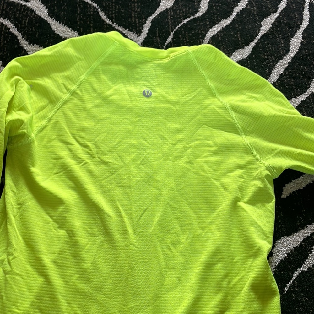Lululemon - Picture 3 of 3